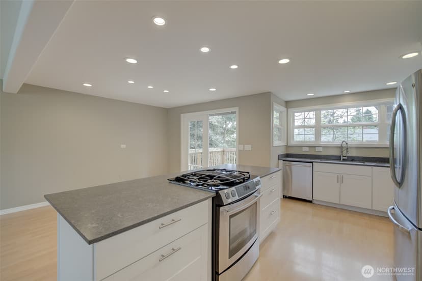 Property photo for 13930 122nd Avenue NE, Kirkland photo 10