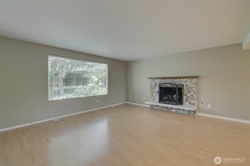 Property photo for 13930 122nd Avenue NE, Kirkland photo 4