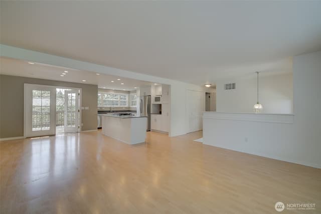 Property photo for 13930 122nd Avenue NE, Kirkland photo 5