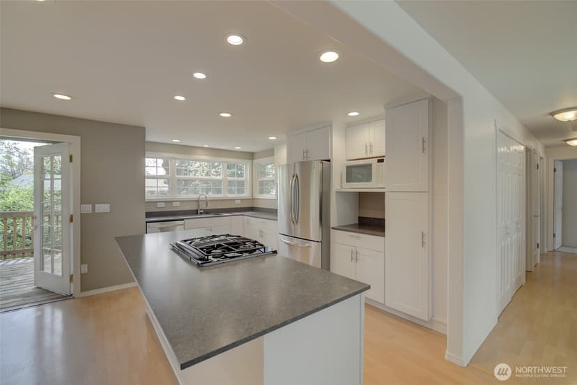 Property photo for 13930 122nd Avenue NE, Kirkland photo 6