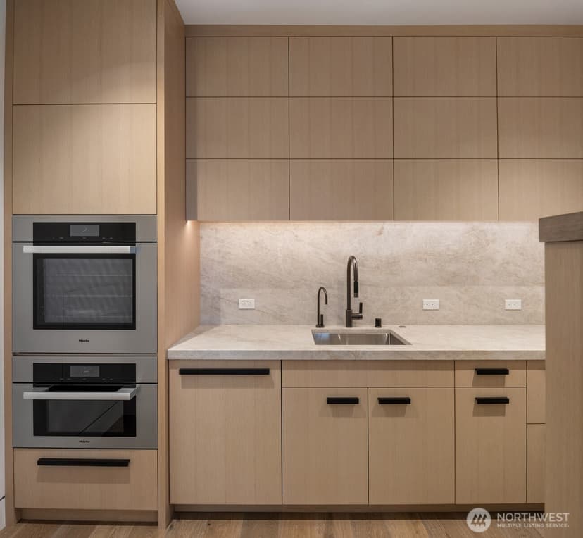 Property photo for 8 100th Avenue NE #401, Bellevue photo 14