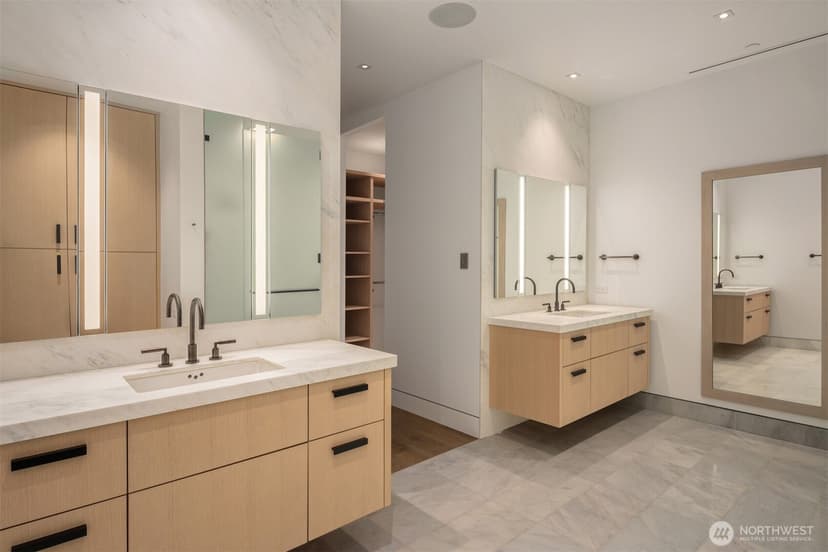 Property photo for 8 100th Avenue NE #401, Bellevue photo 16