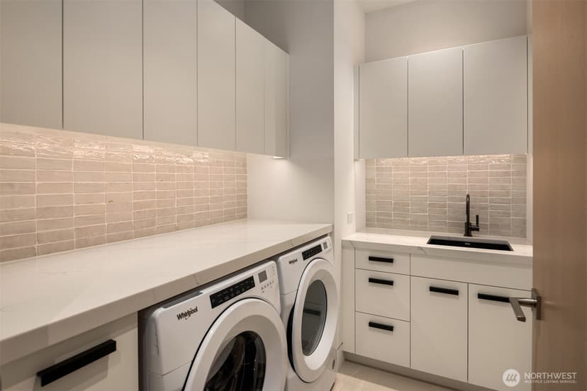 Property photo for 8 100th Avenue NE #401, Bellevue photo 23
