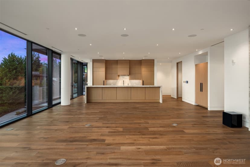 Property photo for 8 100th Avenue NE #401, Bellevue photo 10