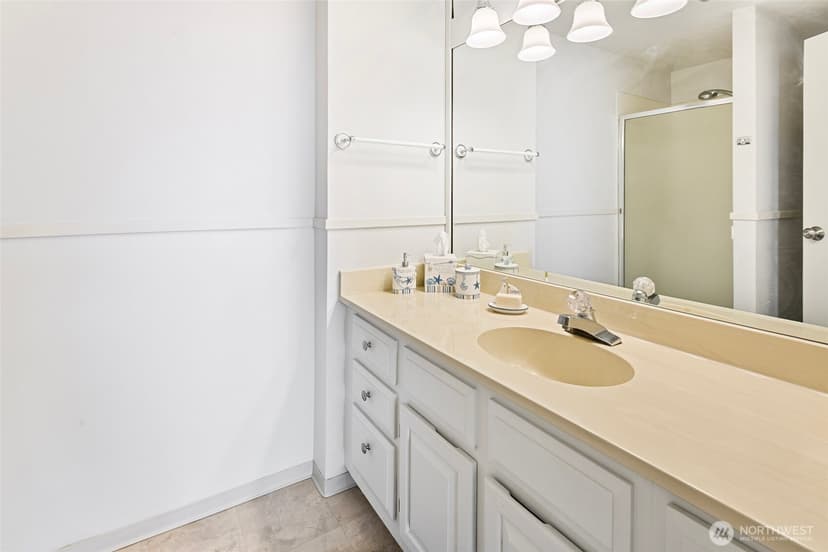 Property photo for 2201 3rd Avenue #1404, Seattle photo 16
