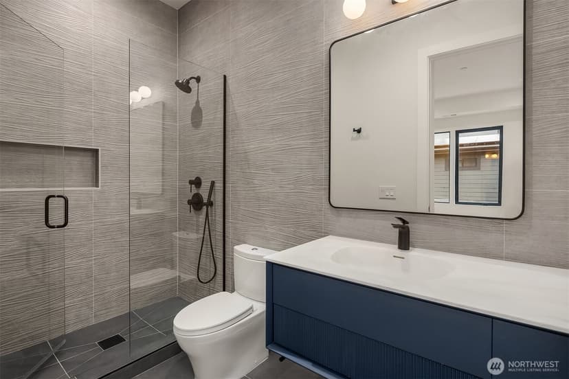 Property photo for 10656 Woodhaven Lane, Bellevue photo 30
