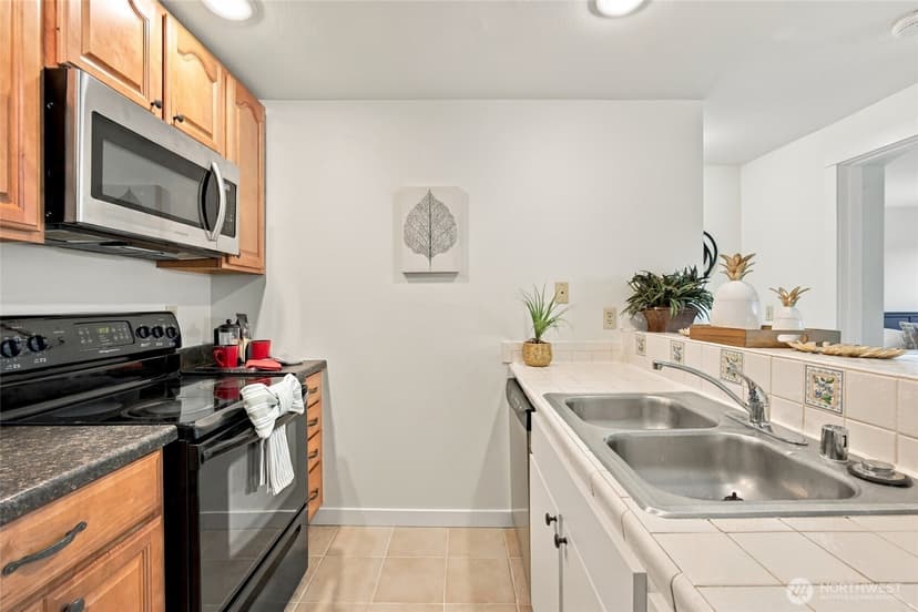 Property photo for 2152 N 112th Street N #409, Seattle photo 4