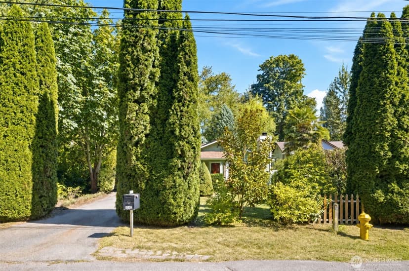 Property photo for 6542 24th Avenue SW, Seattle photo 2