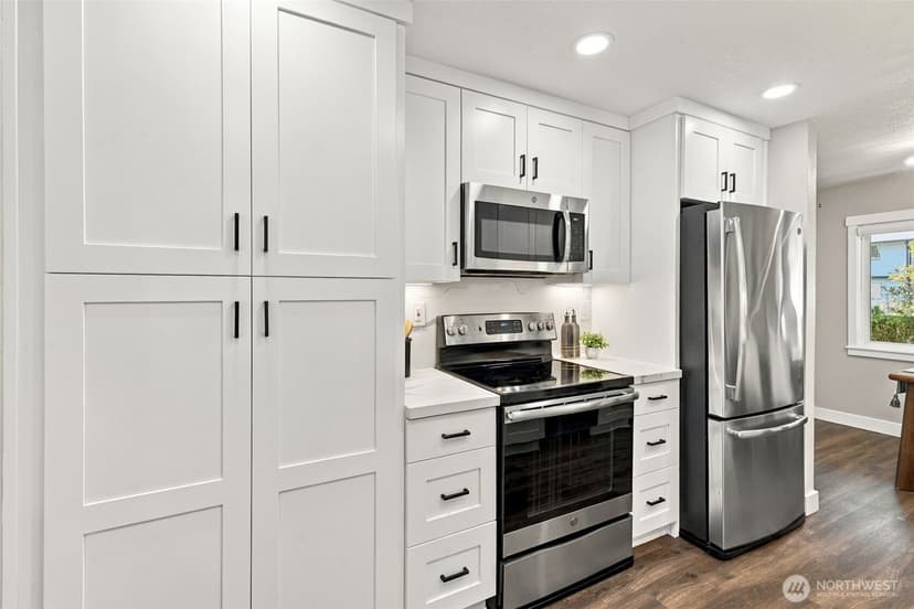 Property photo for 6542 24th Avenue SW, Seattle photo 12