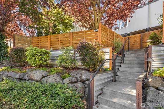 Property photo for 3627 Gilman Avenue W, Seattle photo 4