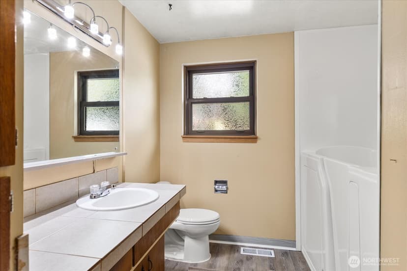 Property photo for 1235 8th Avenue S, Edmonds photo 23