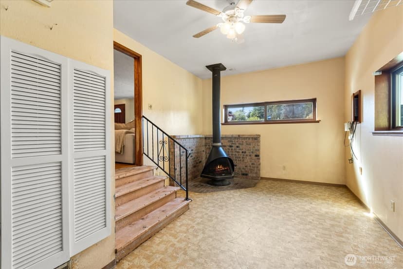 Property photo for 1235 8th Avenue S, Edmonds photo 19