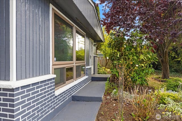 Property photo for 1235 8th Avenue S, Edmonds photo 2