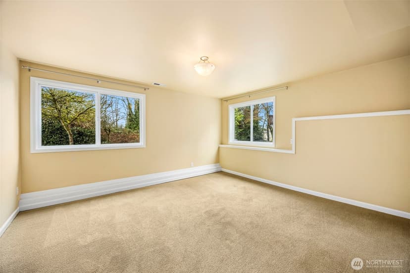 Property photo for 231 105th Avenue SE, Bellevue photo 35