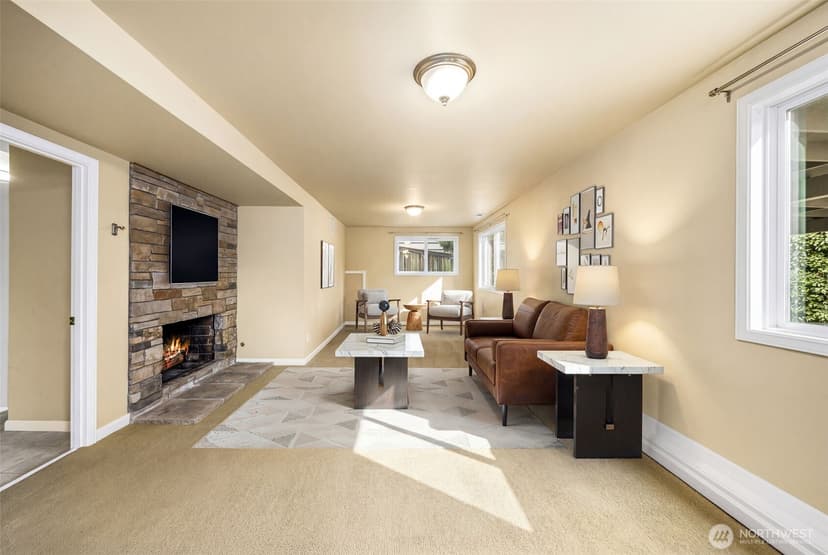 Property photo for 231 105th Avenue SE, Bellevue photo 30