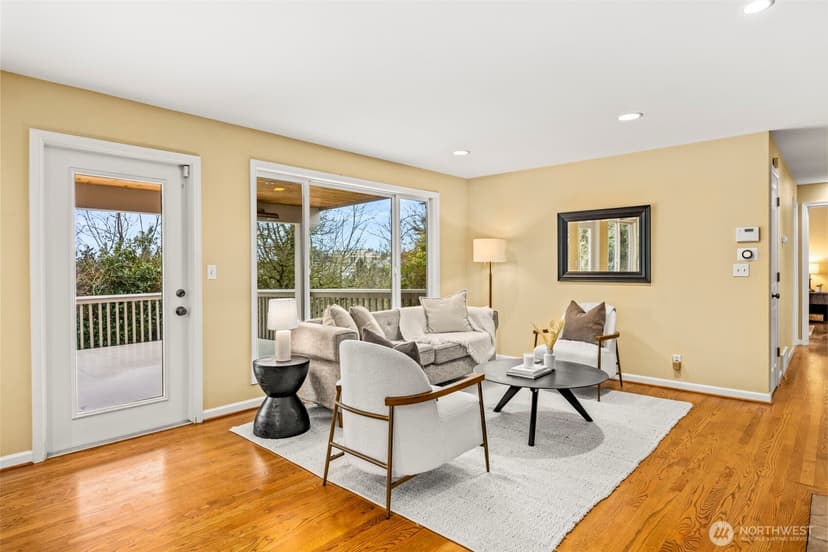 Property photo for 231 105th Avenue SE, Bellevue photo 6