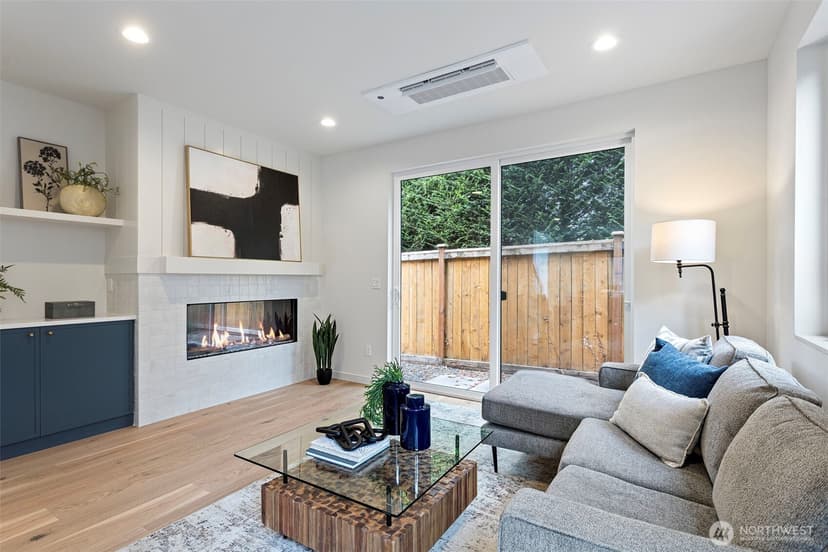 Property photo for 8039 Wallingford Avenue N #C, Seattle photo 13