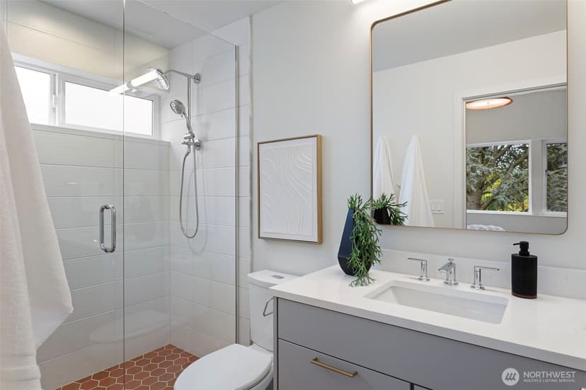 Property photo for 8039 Wallingford Avenue N #C, Seattle photo 21