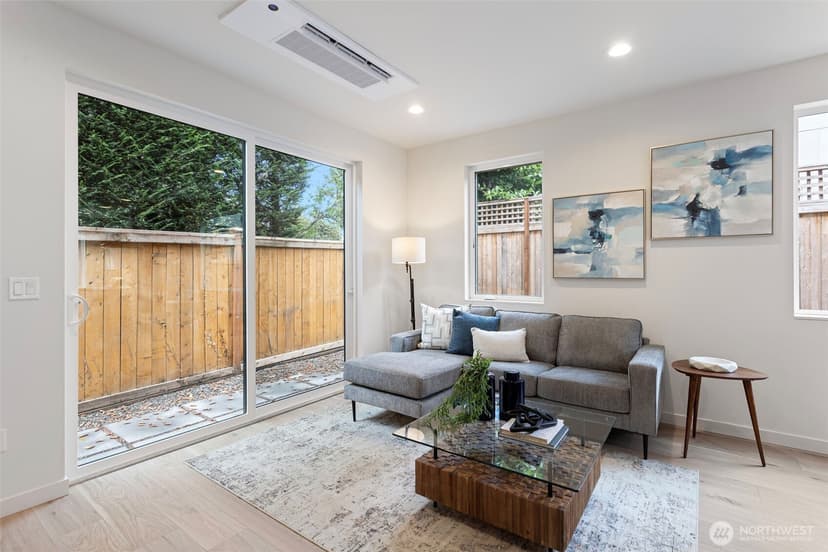Property photo for 8039 Wallingford Avenue N #C, Seattle photo 11