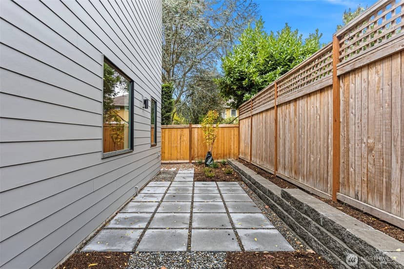 Property photo for 8039 Wallingford Avenue N #C, Seattle photo 27