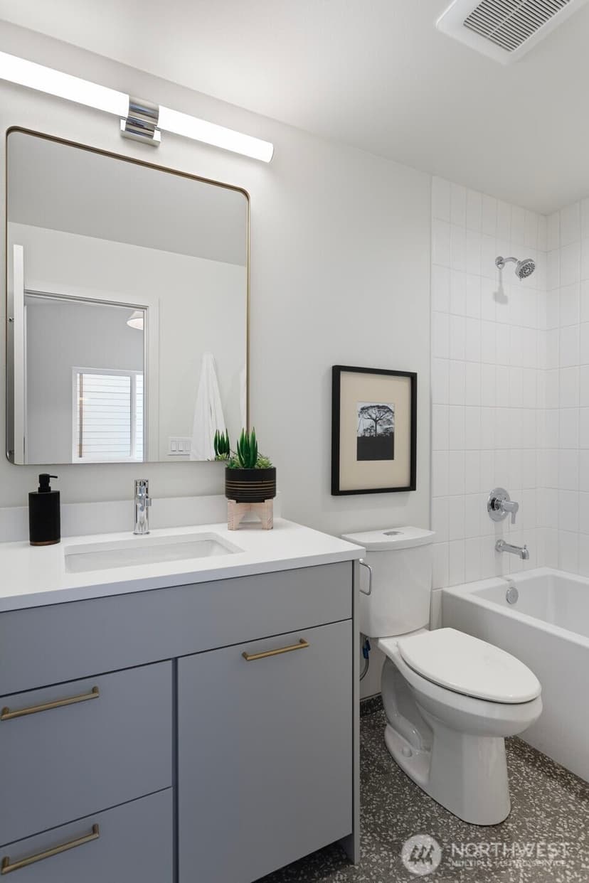Property photo for 8039 Wallingford Avenue N #C, Seattle photo 26