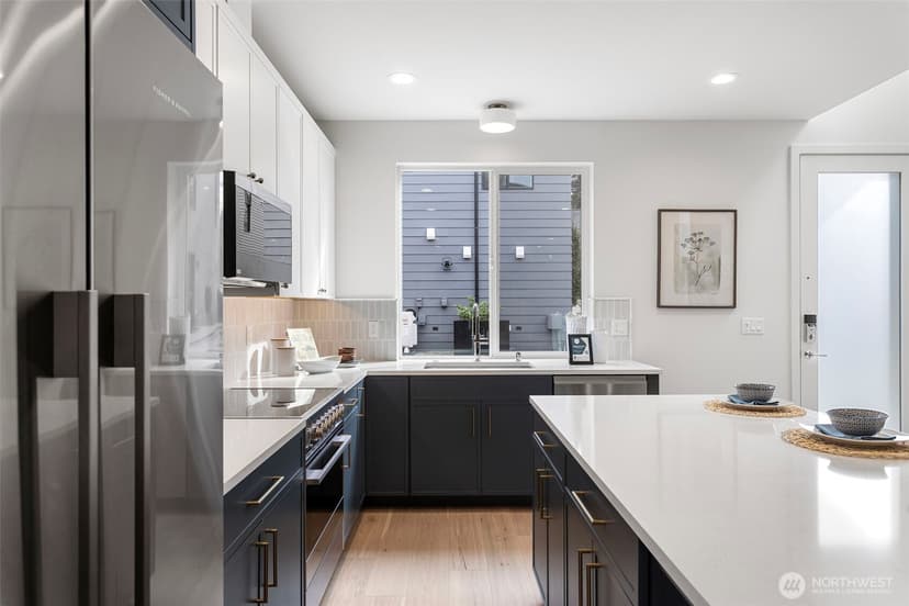 Property photo for 8039 Wallingford Avenue N #C, Seattle photo 6