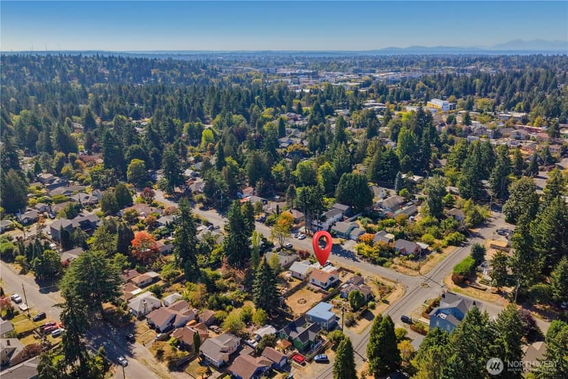 Property photo for 11752 20th Avenue NE, Seattle photo 28