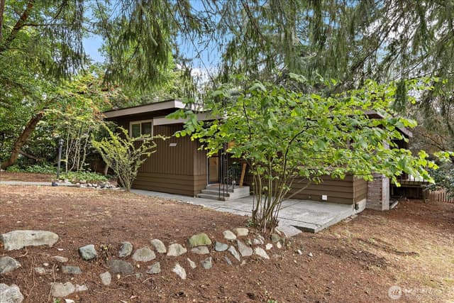 Property photo for 12216 12th Avenue S, Seattle photo 3