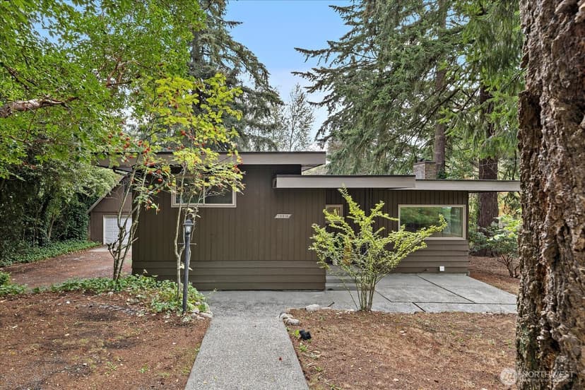 Property photo for 12216 12th Avenue S, Seattle photo 2