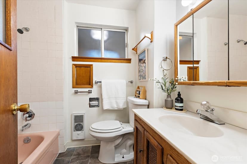 Property photo for 12216 12th Avenue S, Seattle photo 14