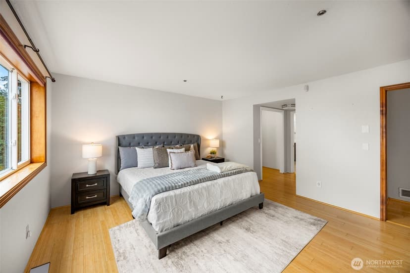 Property photo for 12205 Shorewood Drive SW, Burien photo 17