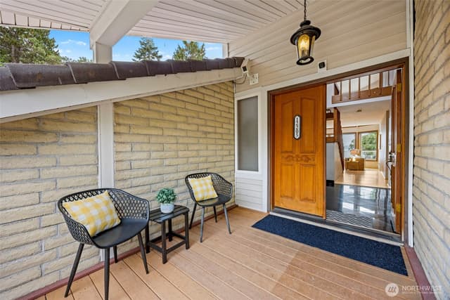Property photo for 12205 Shorewood Drive SW, Burien photo 3