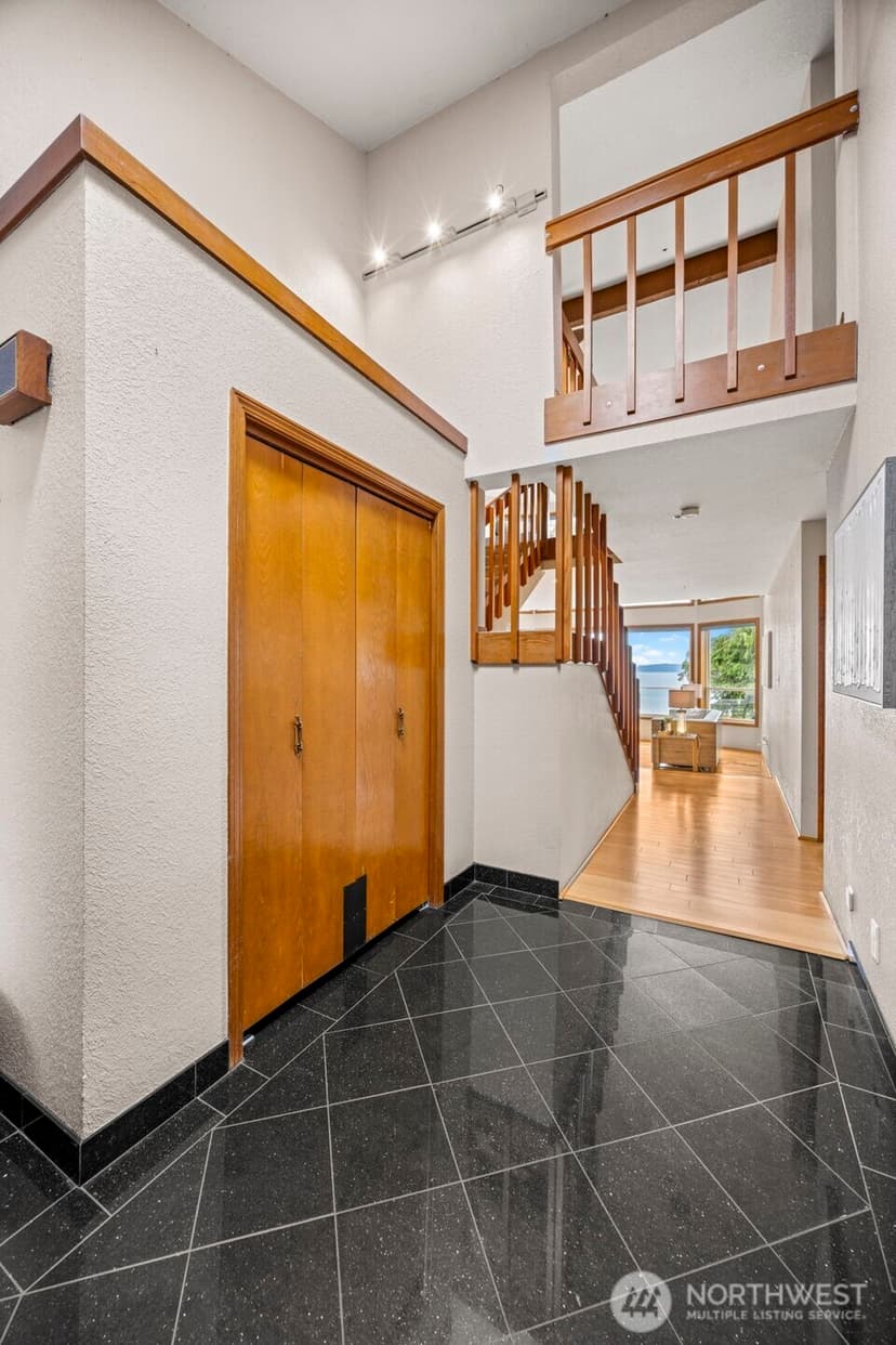 Property photo for 12205 Shorewood Drive SW, Burien photo 5