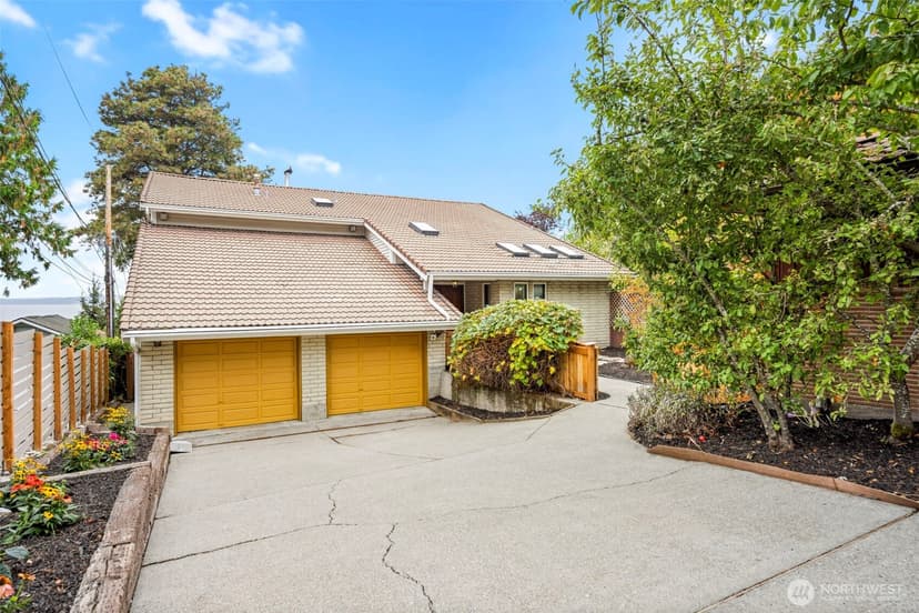 Property photo for 12205 Shorewood Drive SW, Burien photo 2