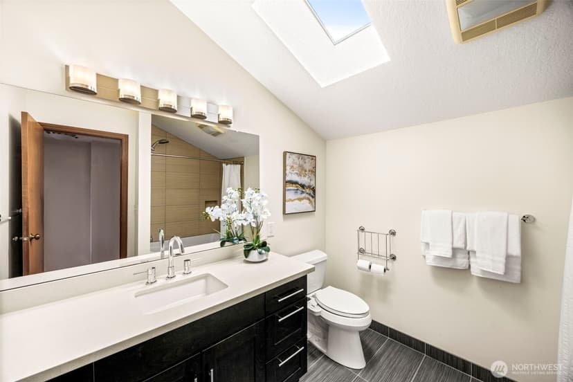 Property photo for 12205 Shorewood Drive SW, Burien photo 28