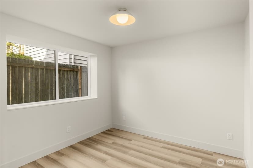 Property photo for 10331 B Ashworth Avenue N, Seattle photo 12