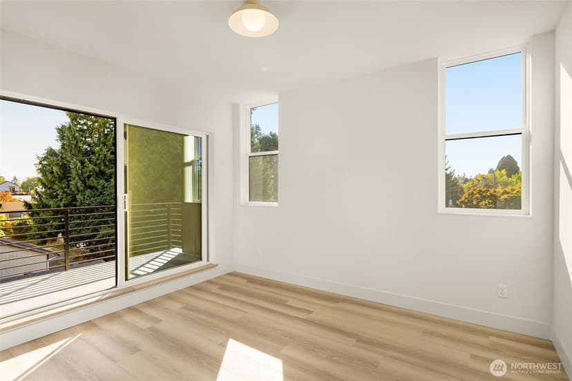 Property photo for 10331 B Ashworth Avenue N, Seattle photo 18