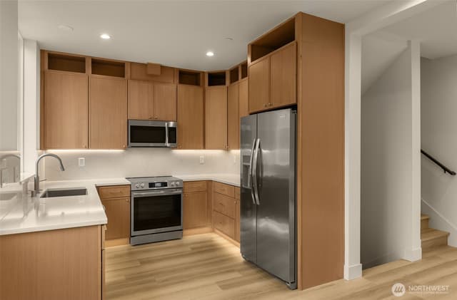 Property photo for 10331 B Ashworth Avenue N, Seattle photo 4