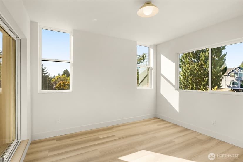 Property photo for 10331 B Ashworth Avenue N, Seattle photo 14