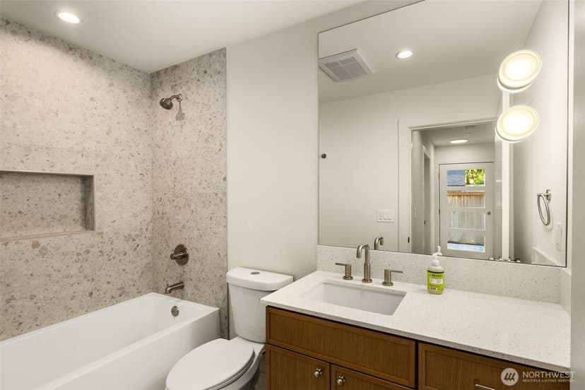 Property photo for 10331 B Ashworth Avenue N, Seattle photo 13