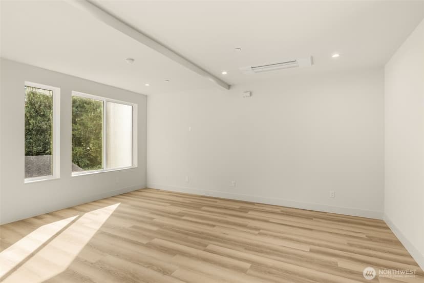 Property photo for 10331 B Ashworth Avenue N, Seattle photo 11