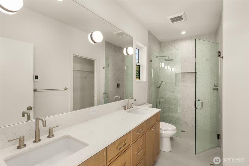 Property photo for 10331 B Ashworth Avenue N, Seattle photo 16
