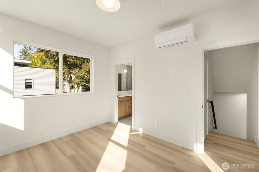 Property photo for 10331 B Ashworth Avenue N, Seattle photo 15
