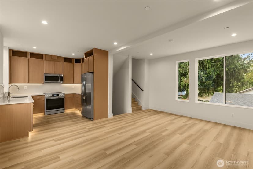 Property photo for 10331 B Ashworth Avenue N, Seattle photo 8