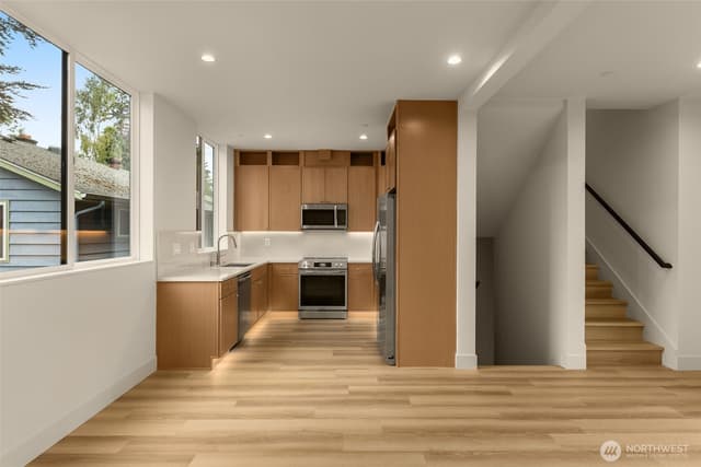 Property photo for 10331 B Ashworth Avenue N, Seattle photo 5