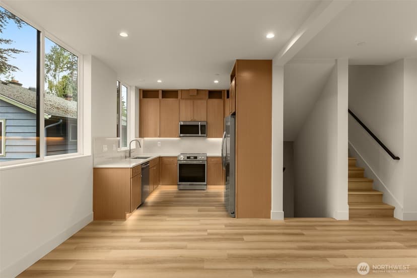 Property photo for 10331 B Ashworth Avenue N, Seattle photo 5
