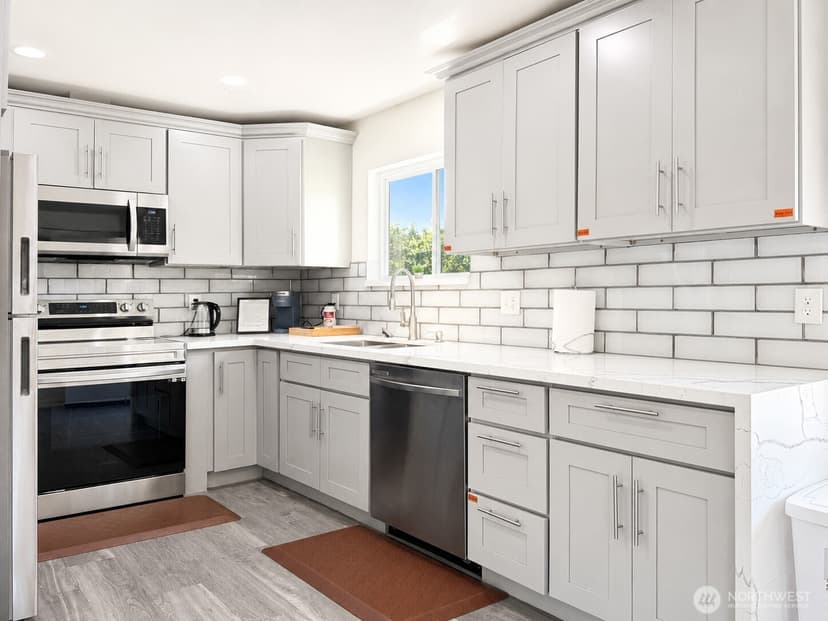Property photo for 23922 94th Avenue S, Kent photo 15