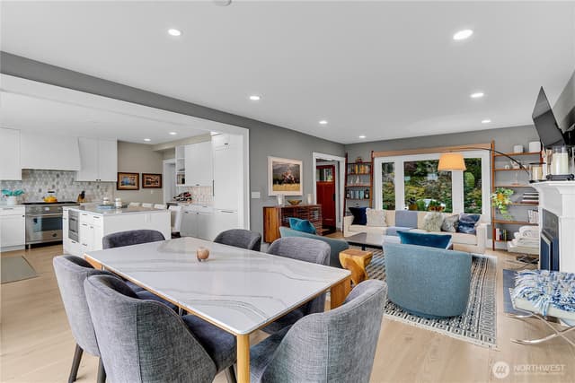 Property photo for 1612 5th Avenue N, Seattle photo 5