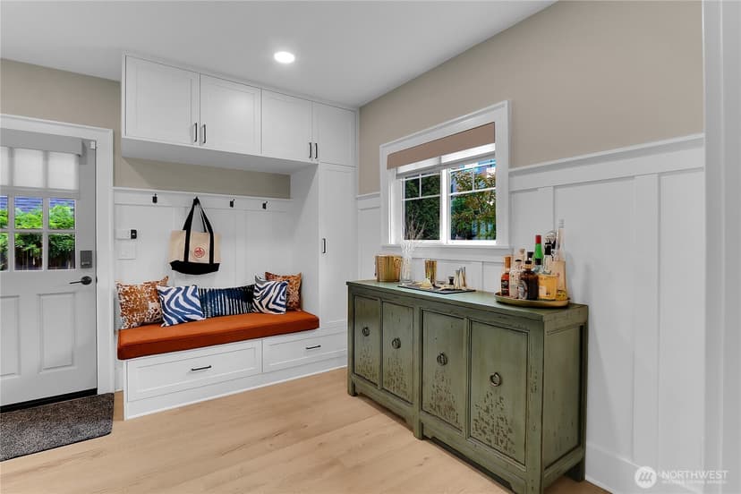 Property photo for 1612 5th Avenue N, Seattle photo 12