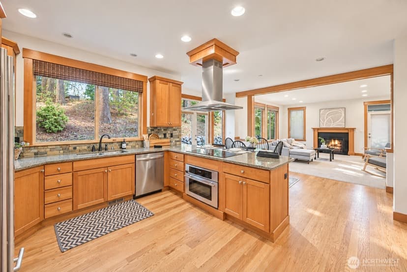 Property photo for 18520 26th Avenue NE, Lake Forest Park photo 8